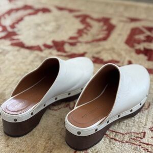 Mari Giudicelli White Leather Clogs - size 39 /US9